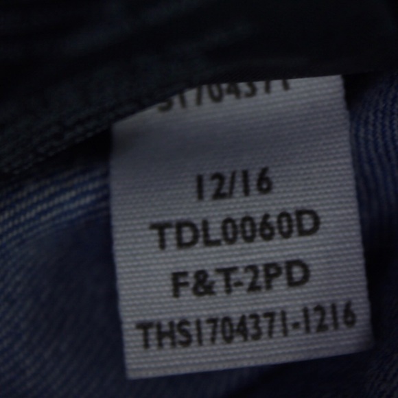 Tommy Girls Open Hem Frayed Magnetic Button Denim Jean Jacket M (8-10) NWT - Picture 10 of 11